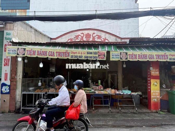 Tuyển nữ bán bánh 18-28t ca 6-19h go vap