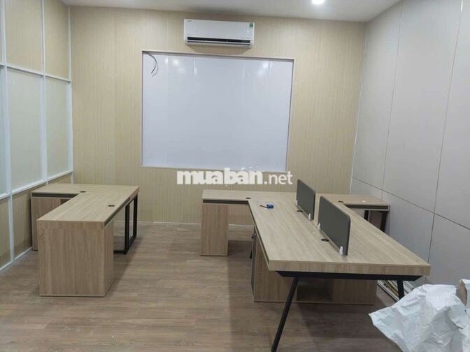 TÀI XẾ GIAO HÀNG XE 2 TẤN