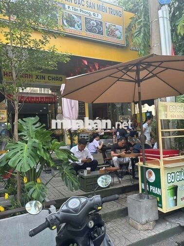 "Nhà Phan" Tuyển nhân viên phục vụ Quận 7