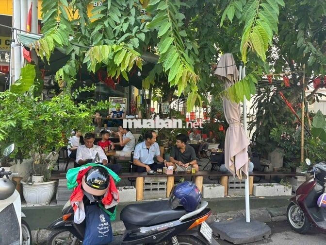 "Nhà Phan" Tuyển nhân viên phục vụ Quận 7