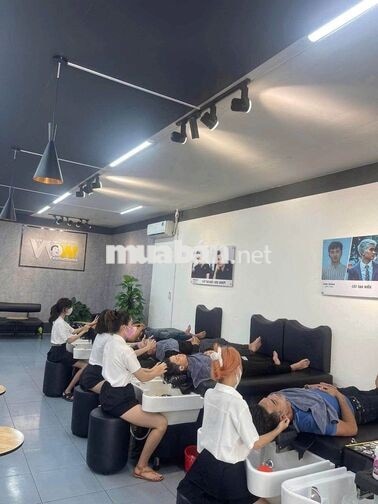 [FREE ĐÀO TẠO, BAO ĂN Ở] 2 THỢ GỘI ĐẦU BÌNH DƯƠNG