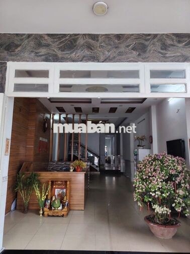 Tuyển Lễ Tân Thời Vụ