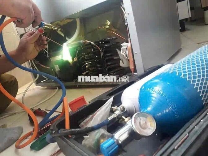 tuyển phụ và thợ điện lạnh