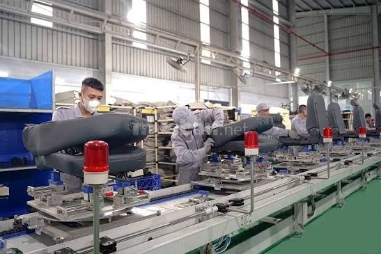 Cần 200 LĐPT vận hành máy, hàn, sơn, lắp ráp 10-18tr