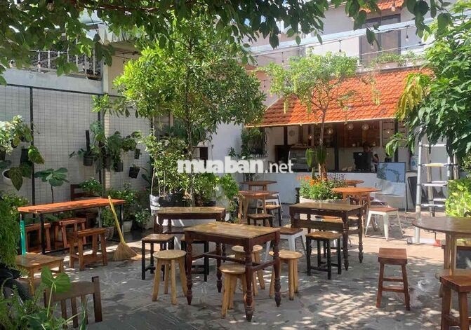 TUYỂN PHỤC VỤ VÀ PHA CHẾ 25K/H