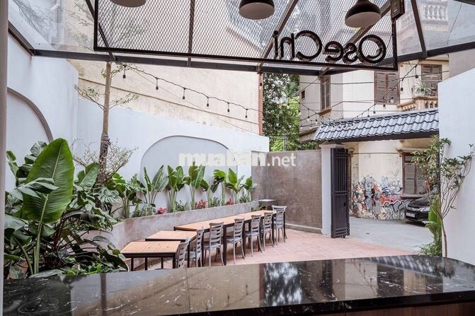 Cần tuyển 2 vị trí phục vụ làm ca trưa tại Hà Nội