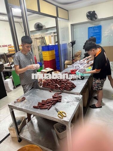 cần 2 nam làm thực phẩm (lạp xưởng) @ đóng gói