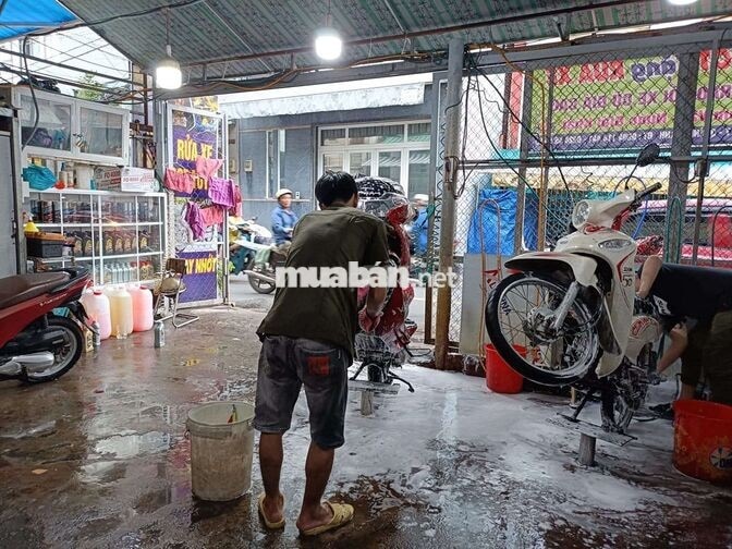 cần tuyển một bạn rửa xe máy 