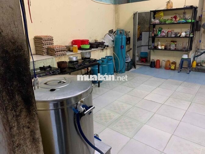 tuyển 2 nhân viên phục vụ