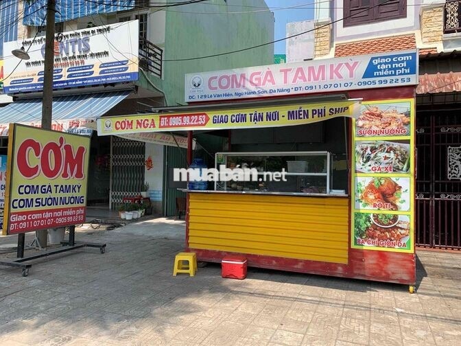 tuyển 2 nhân viên phục vụ