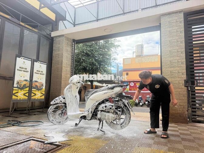 tuyển nhân viên rửa xe