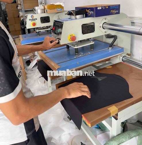 Q12 tuyển thợ ép quần áo lương theo ngày - tháng