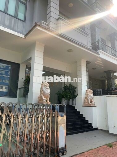QUẢN LÝ NHÂN SỰ BIẾT TIẾNG TRUNG HỒ CHÍ MINH