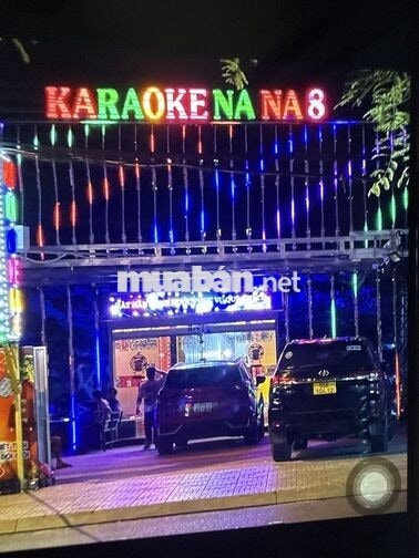 Tuyển phục vụ karaoke