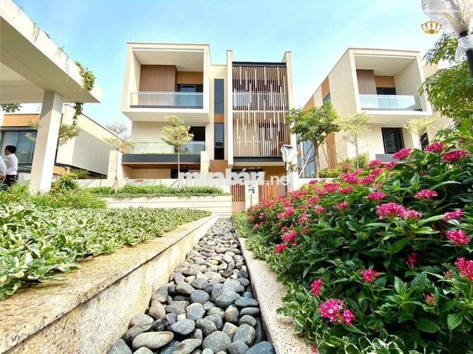 NHÂN VIÊN TẠP VỤ GIA ĐÌNH