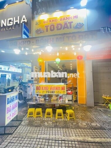 Tuyển nữ phụ bán bò kho ca đêm 23h-05h Q10