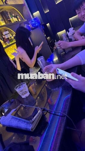 TUYỂN NHÂN VIÊN BAR & LOUNGE