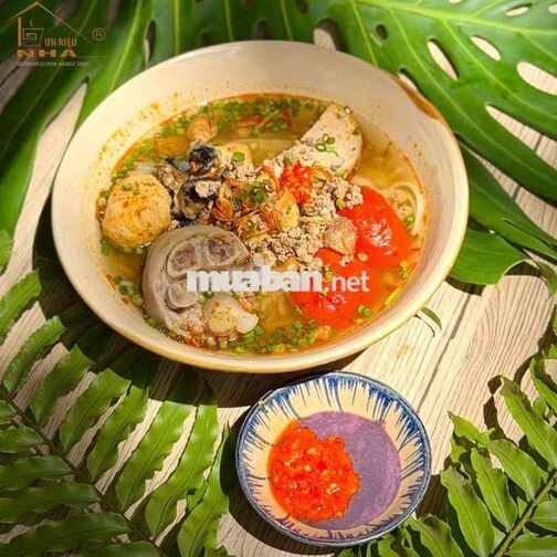 BÚN RIÊU NHÀ TUYỂN DỤNG QUẦY MÚC- PHỤC VỤ- PHỤ BẾP