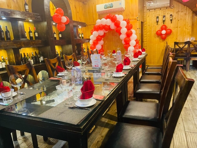 Nhà Hàng Tân Phú tuyển Quản lý PR + phục vụ nư,lễ tân