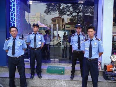 Em cần gấp 2 anh bảo vệ. Làm tại quận Tân Phú 