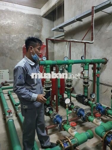 Nhân viên kỹ thuật tòa nhà