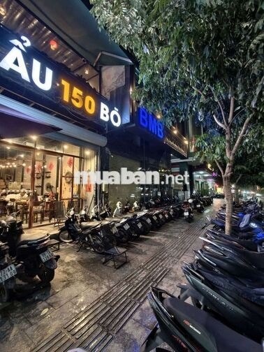 Tuyển Nhân viên Phục vụ lẩu Phú Nhuận