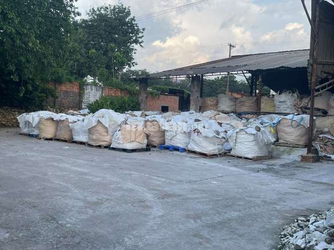 Tuyển gấp Lao Động Phổ Thông Sản xuất Đất , Thạch Cao