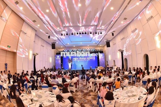 Tuyển Giám Đốc Sàn Lương 20 triệu