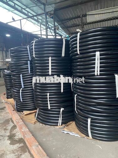Nhân Viên Sản Xuất Ống Nhựa