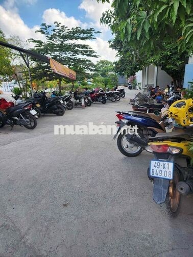 Tuyển nhân viên phục vụ quán cà phê