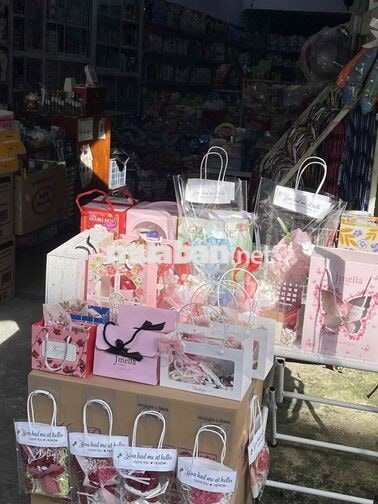tuyển nhân viên bán mỹ phẩm