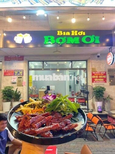 TUYỂN NHÂN VIÊN PHỤC VỤ QUÁN NHẬU