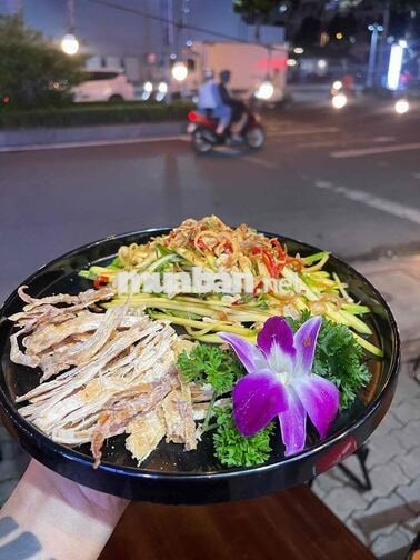 TUYỂN NHÂN VIÊN PHỤC VỤ QUÁN NHẬU