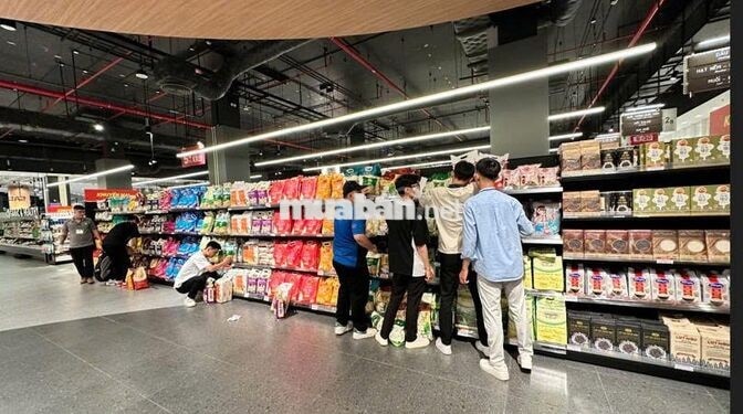 AEON HẠ LONG TUYỂN NAM DÁN TEM SẢN PHẨM SIÊU THỊ
