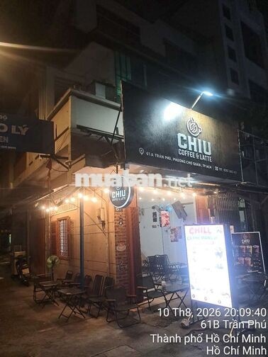 Phục vụ : CHILL Cafe, 61A Trần phú, Q.5