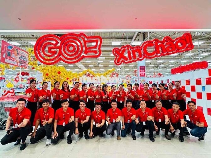 01 tài xế giao hàng bằng xe máy