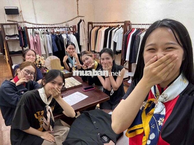 NHÂN VIÊN BÁN HÀNG FASHION BRAND - KHÀN VÂU