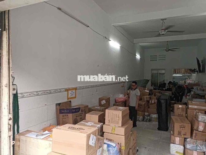 NHÂN VIÊN GIAO HÀNG J&T CARGO QUẬN 5